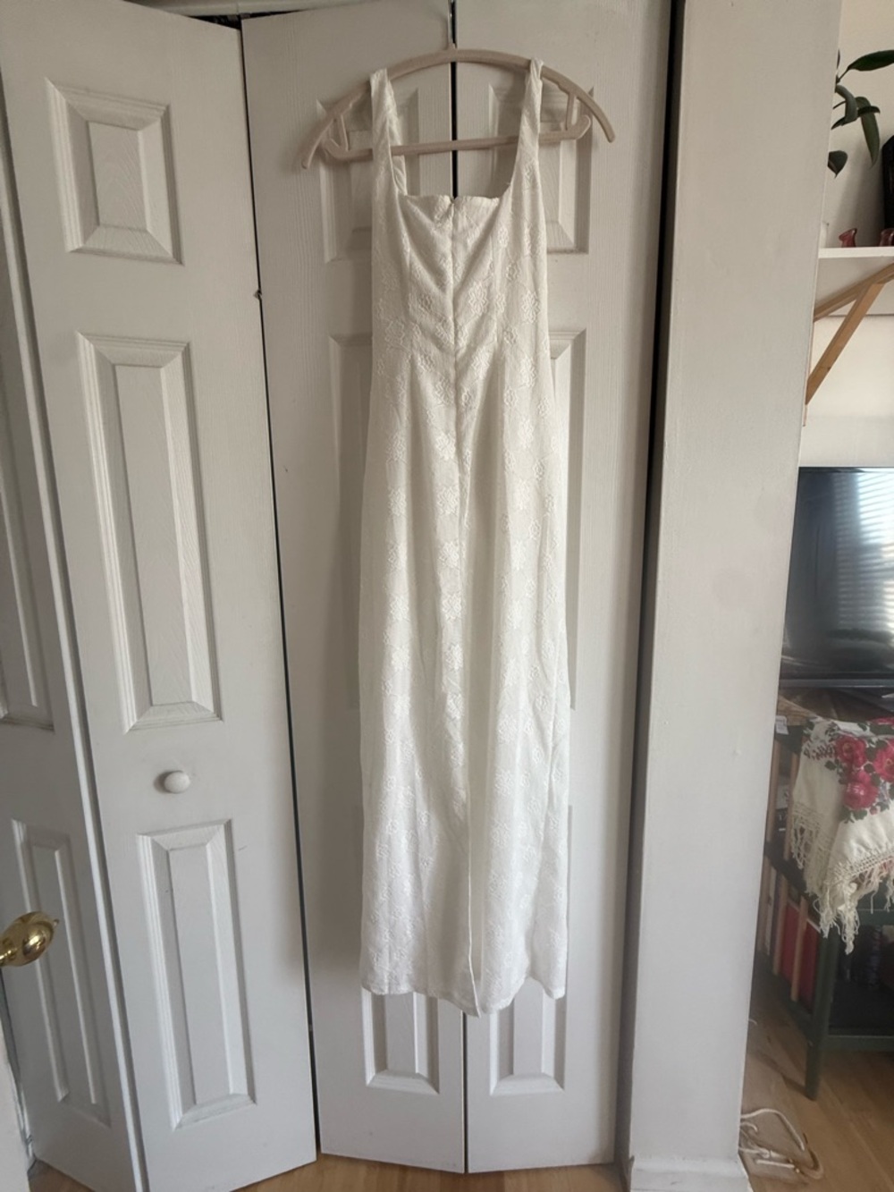 More to Come Revolve White dress, floral embroidery - Picture 5 of 7